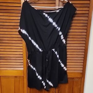 Chic Black and White Tie-Dye Dress